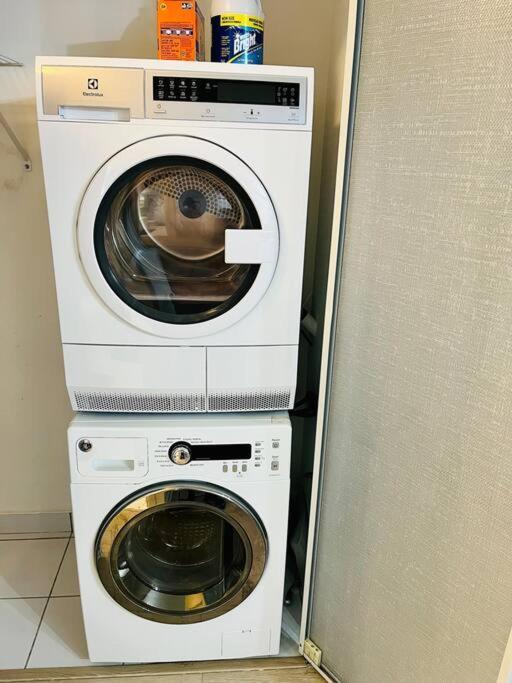 Deluxe Suite Торонто Экстерьер фото